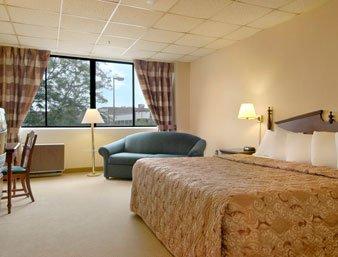 מלון Ramada Convention Center או קלייר מראה חיצוני תמונה
