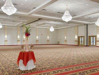 מלון Ramada Convention Center או קלייר מראה חיצוני תמונה